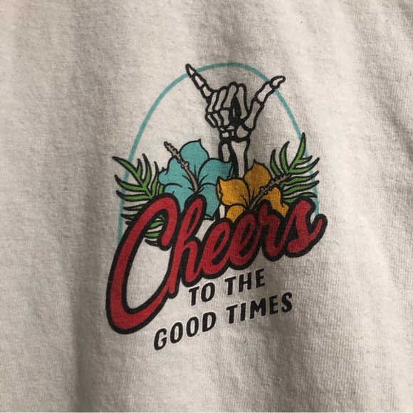 Retrofit "Cheers to the Good Times" Medium Graphic tee - Picture 4 of 5